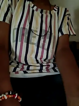 Snapshot of Soniyahotty chatting on 10.13.25 Soniyahotty online show from 10.13.25