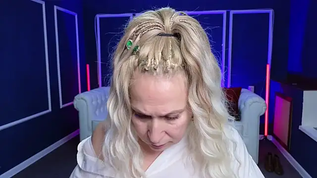 Snapshot of Penelope_Pinky chatting on 01.12.25 Penelope Pinky online show from 01.12.25