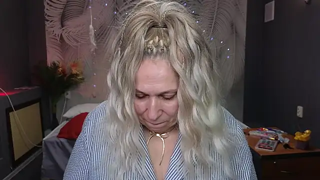 Snapshot of Penelope_Pinky chatting on 01.28.25 Penelope Pinky online show from 01.28.25