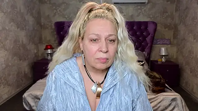 Snapshot of Penelope_Pinky chatting on 01.29.25 Penelope Pinky online show from 01.29.25