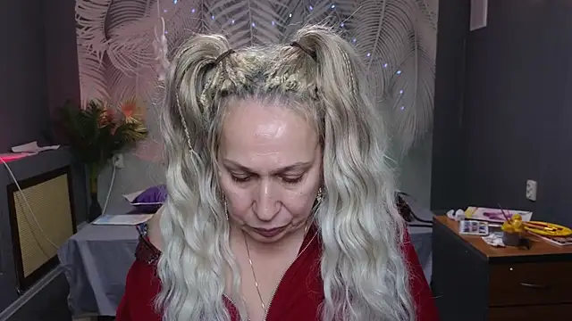 Snapshot of Penelope_Pinky chatting on 01.30.25 Penelope Pinky online show from 01.30.25