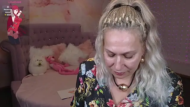 Snapshot of Penelope_Pinky chatting on 02.02.25 Penelope Pinky online show from 02.02.25