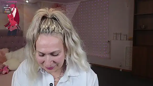 Snapshot of Penelope_Pinky chatting on 02.07.25 Penelope Pinky online show from 02.07.25