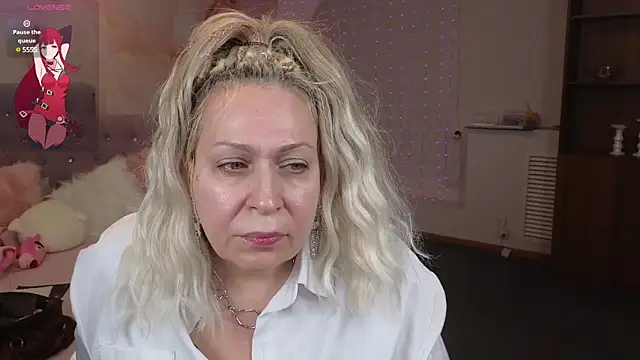 Snapshot of Penelope_Pinky chatting on 02.07.25 Penelope Pinky online show from 02.07.25