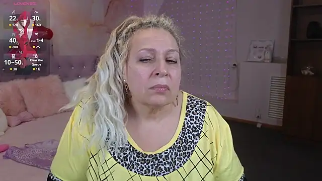 Snapshot of Penelope_Pinky chatting on 02.11.25 Penelope Pinky online show from 02.11.25