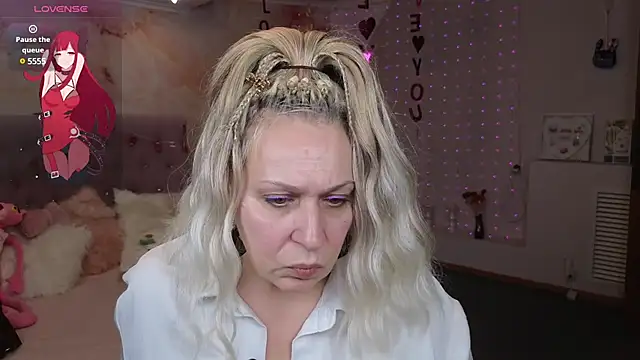 Snapshot of Penelope_Pinky chatting on 02.20.25 Penelope Pinky online show from 02.20.25