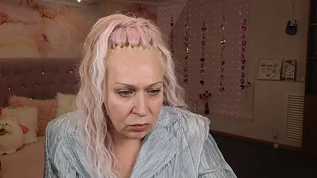 Snapshot of Penelope_Pinky chatting on 02.23.25 Penelope Pinky online show from 02.23.25