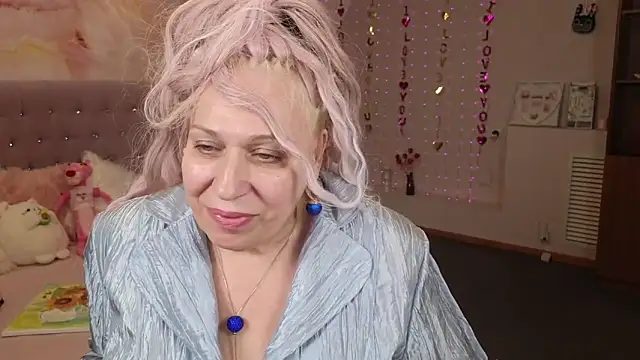 Snapshot of Penelope_Pinky chatting on 02.26.25 Penelope Pinky online show from 02.26.25