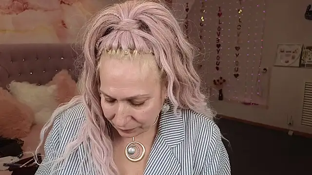 Snapshot of Penelope_Pinky chatting on 03.03.25 Penelope Pinky online show from 03.03.25