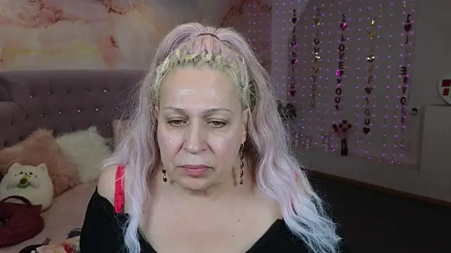 Snapshot of Penelope_Pinky chatting on 03.12.25 Penelope Pinky online show from 03.12.25