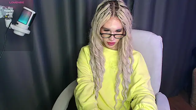 Cassie Bae online show from 01.14.25