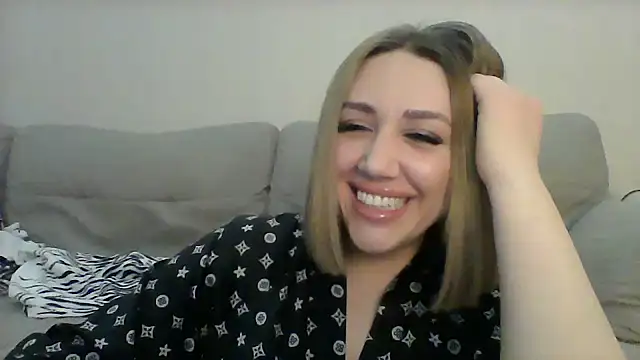 Snapshot of VickyLove047 chatting on 01.01.25 VickyLove047 online show from 01.01.25