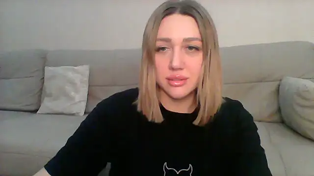 Snapshot of VickyLove047 chatting on 02.13.25 VickyLove047 online show from 02.13.25