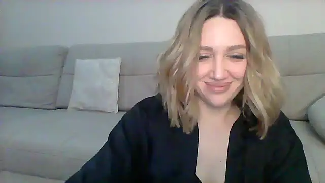 Snapshot of VickyLove047 chatting on 02.15.25 VickyLove047 online show from 02.15.25