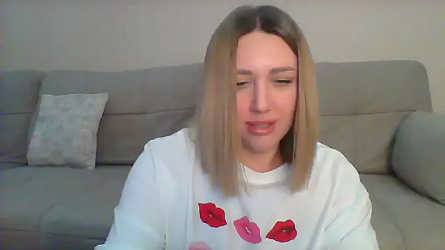 Snapshot of VickyLove047 chatting on 03.04.25 VickyLove047 online show from 03.04.25