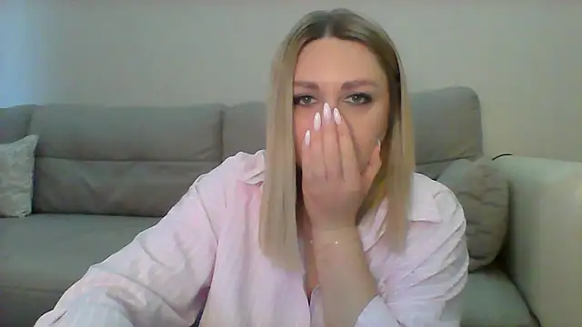 Snapshot of VickyLove047 chatting on 09.16.25 VickyLove047 online show from 09.16.25