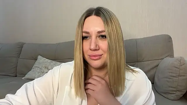 Snapshot of VickyLove047 chatting on 09.28.25 VickyLove047 online show from 09.28.25