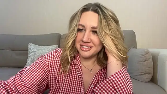 Snapshot of VickyLove047 chatting on 10.09.25 VickyLove047 online show from 10.09.25