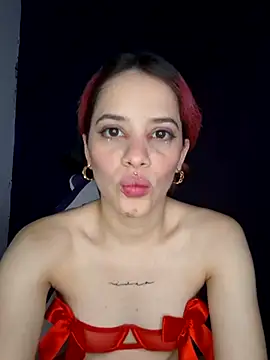 Snapshot of franchezkavegaaa chatting on 03.10.25 franchezkavegaaa online show from 03.10.25