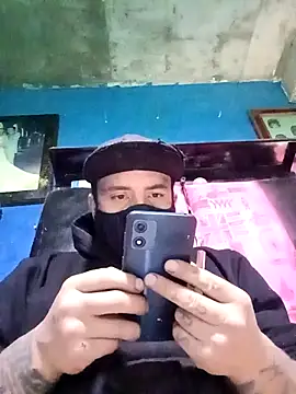 Snapshot of 12orland12 chatting on 10.01.25 12orland12 online show from 10.01.25