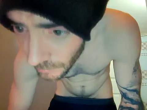 Huntzg23 online show from 11.22.25