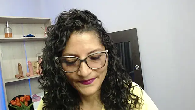 Snapshot of arianna_ros3 chatting on 01.10.25 arianna ros3 online show from 01.10.25