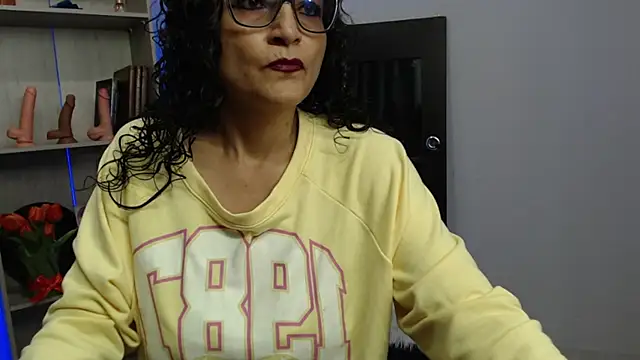 Snapshot of arianna_ros3 chatting on 01.18.25 arianna ros3 online show from 01.18.25