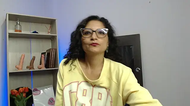 Snapshot of arianna_ros3 chatting on 01.18.25 arianna ros3 online show from 01.18.25