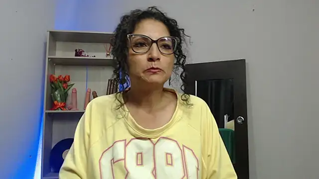 Snapshot of arianna_ros3 chatting on 01.25.25 arianna ros3 online show from 01.25.25