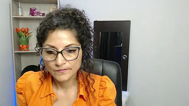 Snapshot of arianna_ros3 chatting on 02.07.25 arianna ros3 online show from 02.07.25
