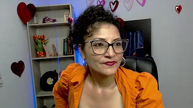 Snapshot of arianna_ros3 chatting on 02.13.25 arianna ros3 online show from 02.13.25