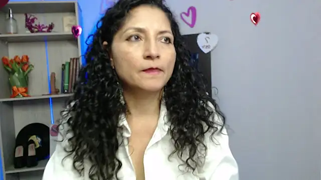 Snapshot of arianna_ros3 chatting on 02.19.25 arianna ros3 online show from 02.19.25