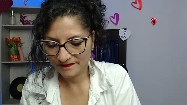 Snapshot of arianna_ros3 chatting on 02.19.25 arianna ros3 online show from 02.19.25