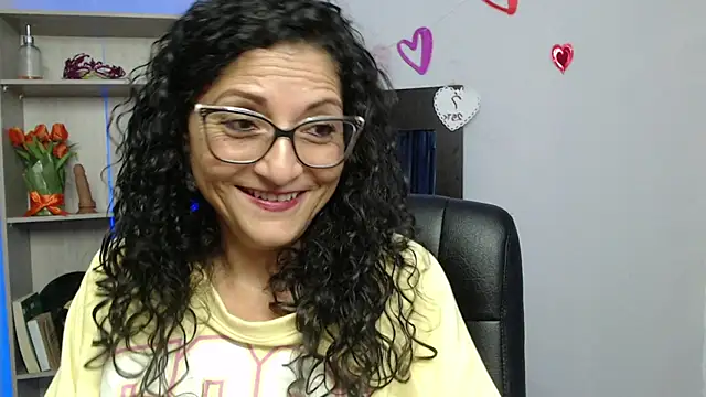 Snapshot of arianna_ros3 chatting on 03.02.25 arianna ros3 online show from 03.02.25