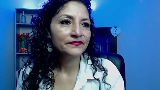 Snapshot of arianna_ros3 chatting on 03.15.25 arianna ros3 online show from 03.15.25