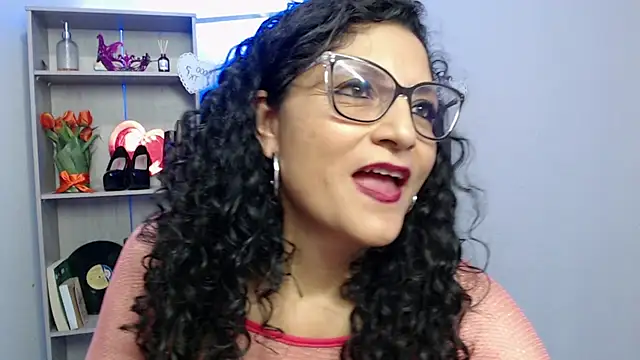 Snapshot of arianna_ros3 chatting on 03.16.25 arianna ros3 online show from 03.16.25