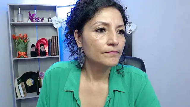 Snapshot of arianna_ros3 chatting on 03.17.25 arianna ros3 online show from 03.17.25