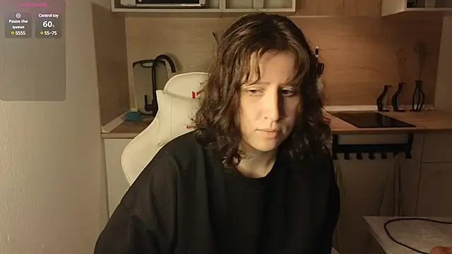 Snapshot of whatamarrie chatting on 12.26.24 whatamarrie online show from 12.26.24