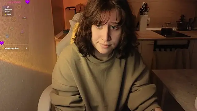 Snapshot of whatamarrie chatting on 12.29.24 whatamarrie online show from 12.29.24