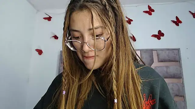 Snapshot of Anny_Fox- chatting on 09.25.25 Anny Fox- online show from 09.25.25