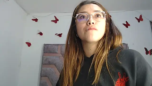 Snapshot of Anny_Fox- chatting on 10.01.25 Anny Fox- online show from 10.01.25