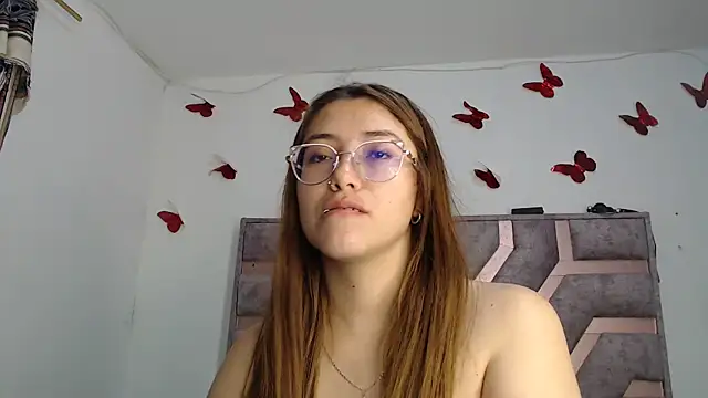 Snapshot of Anny_Fox- chatting on 10.04.25 Anny Fox- online show from 10.04.25