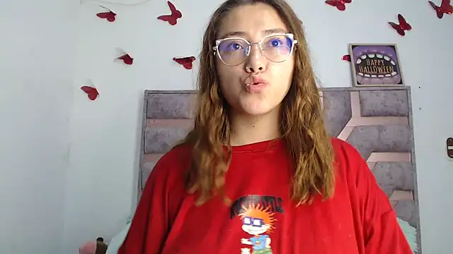 Snapshot of Anny_Fox- chatting on 10.24.25 Anny Fox- online show from 10.24.25