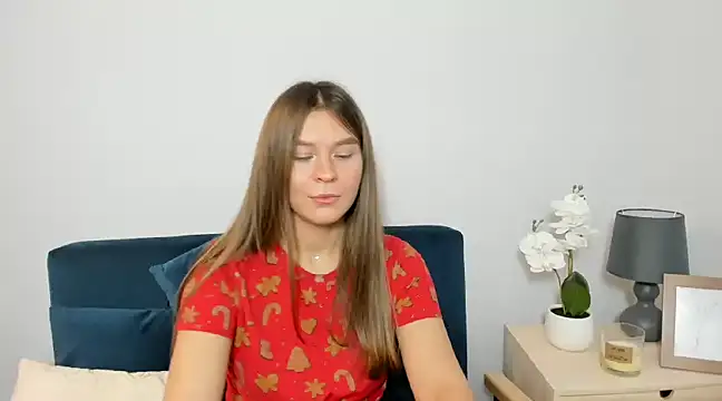 Snapshot of CamilaAmazing chatting on 12.24.24 CamilaAmazing online show from 12.24.24