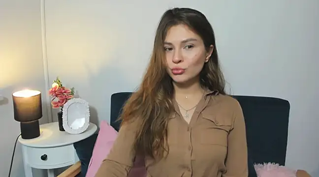 Snapshot of CamilaAmazing chatting on 02.24.25 CamilaAmazing online show from 02.24.25