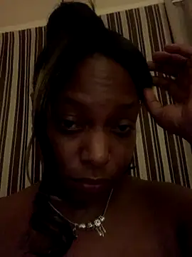 Snapshot of sweethoneypussi chatting on 09.28.25 sweethoneypussi online show from 09.28.25