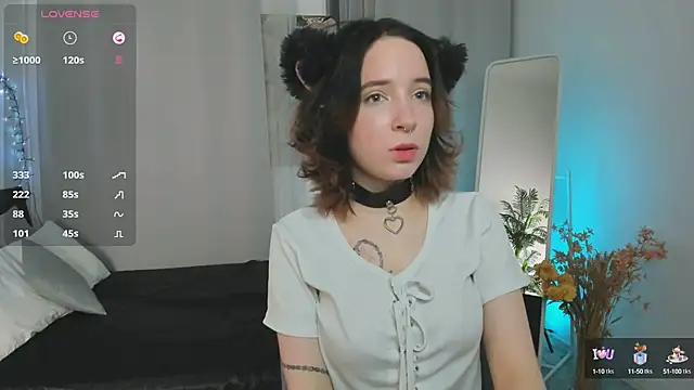 Snapshot of lilithlunna chatting on 03.04.25 lilithlunna online show from 03.04.25