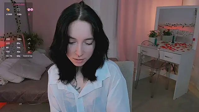 lilithlunna online show from 12.04.25