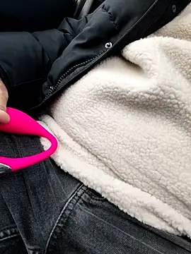 Snapshot of sansan2411 chatting on 11.26.25 sansan2411 online show from 11.26.25