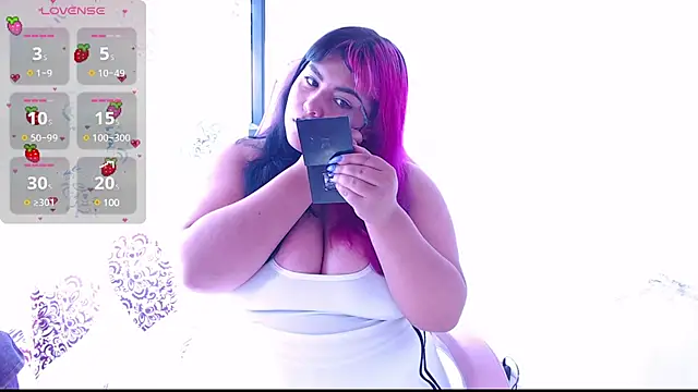 Snapshot of Pinky-Flower chatting on 02.07.25 Pinky-Flower online show from 02.07.25